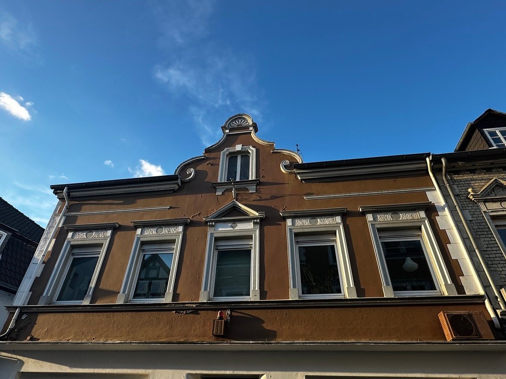 Fassade eines Wohnhauses aus dem Jahr 1934
